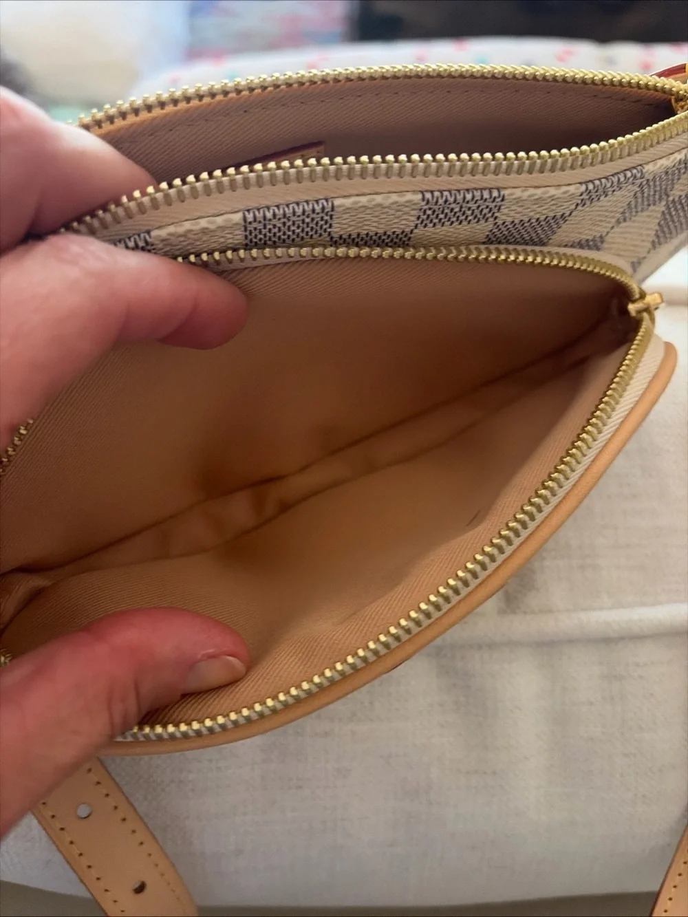 Louis Vuitton Damier Azur keepit Crossbody Belt Bag in White/Cream